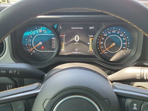 Used 2024 Jeep Gladiator Sport AWD/4WD image 13