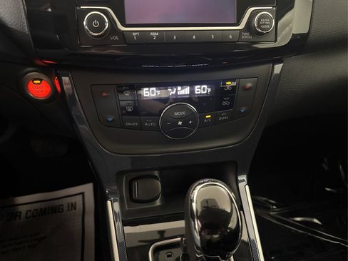 Used 2018 Nissan Sentra SR FWD image 35