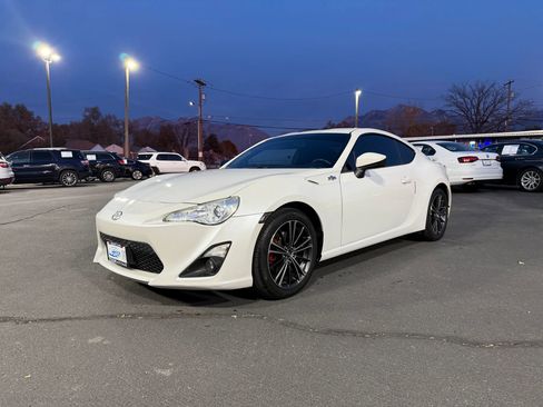 Used 2013 Scion FR-S image 4