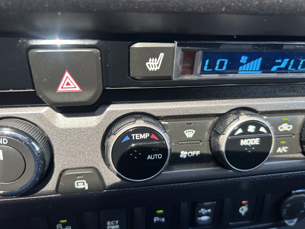 Certified 2017 Toyota Tacoma TRD Off-Road AWD/4WD image 31