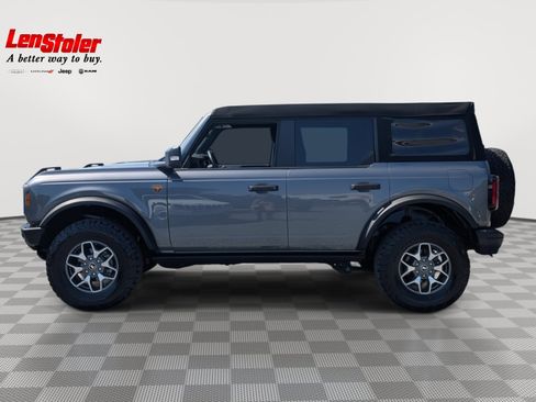 Used 2024 Ford Bronco Badlands image 2