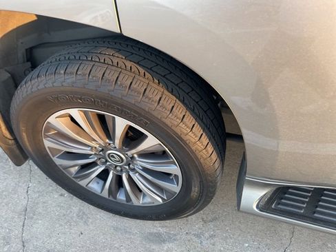 Used 2022 Lexus GX 460 Luxury w/ Off Road Package image 9