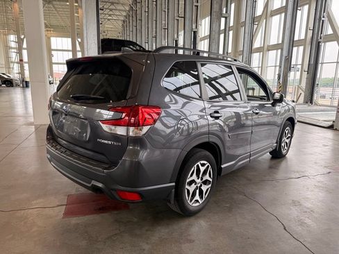 Certified 2021 Subaru Forester Premium w/ Popular Package #1 AWD/4WD image 3