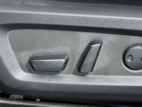 Used 2023 Mitsubishi Outlander SE image 19