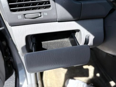 Used 2003 Toyota Camry LE image 29