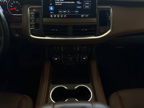 Used 2021 Chevrolet Tahoe High Country w/ Premium Package AWD/4WD image 3
