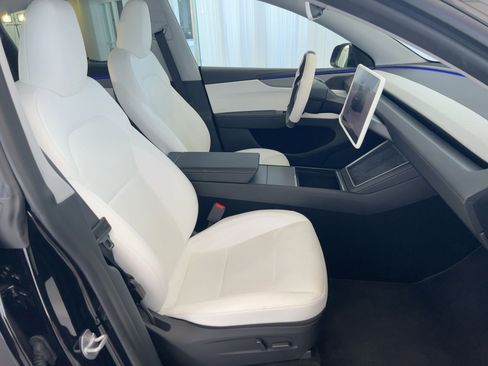 Used 2026 Tesla Model Y AWD image 30