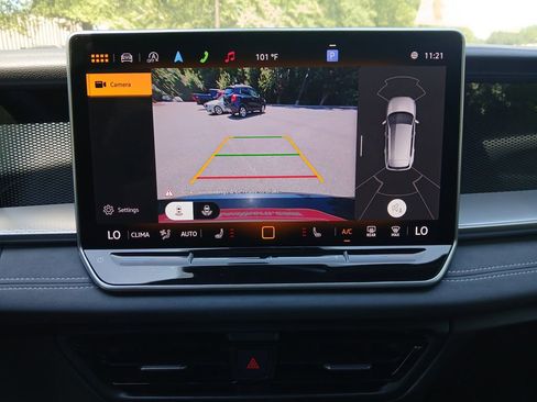 New 2025 Volkswagen Tiguan SE R-Line image 19