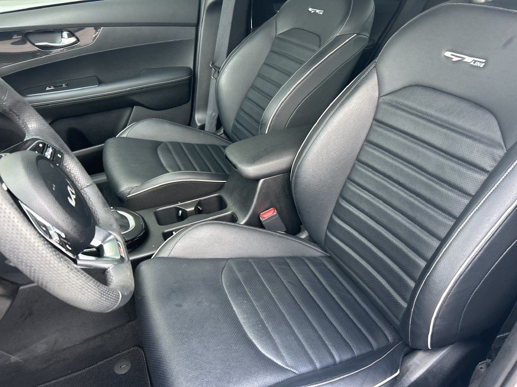 Used 2023 Kia Forte GT-Line w/ GT-Line Premium Package FWD image 12