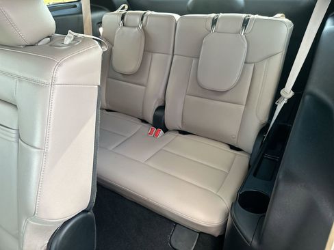 Used 2024 Ford Explorer Limited image 22