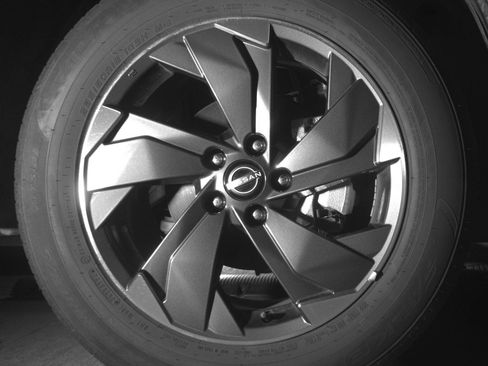 Used 2025 Nissan Rogue SV FWD image 13