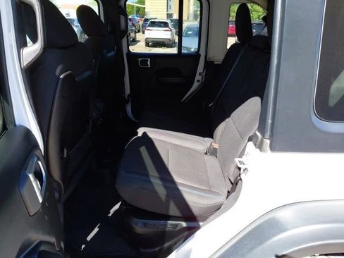Used 2024 Jeep Wrangler Unlimited Rubicon 4xe AWD/4WD image 24