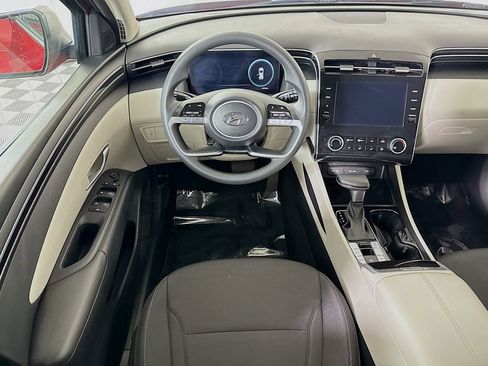 Certified 2024 Hyundai Tucson SE FWD image 4