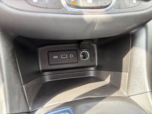 Used 2021 Chevrolet Equinox LT AWD/4WD image 15