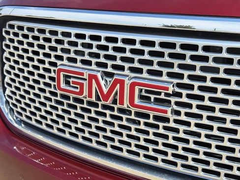 Used 2017 GMC Yukon XL Denali w/ Open Road Package RWD image 11