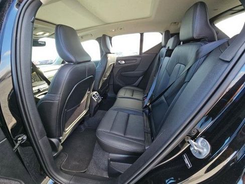 Certified 2025 Volvo XC40 B5 Plus image 6