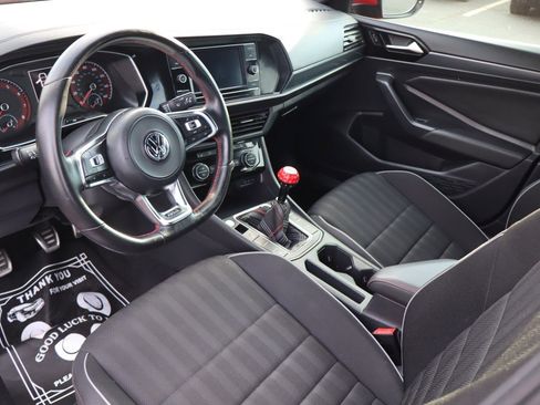 Used 2020 Volkswagen Jetta GLI image 9