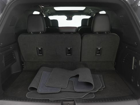 Used 2025 Chevrolet Traverse RS image 10