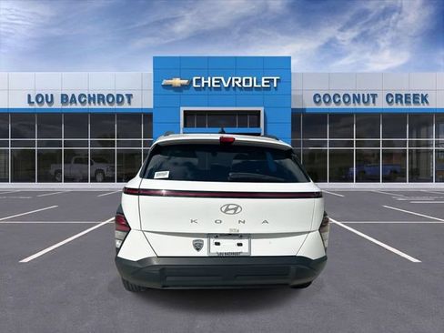 Used 2025 Hyundai Kona SEL FWD image 7