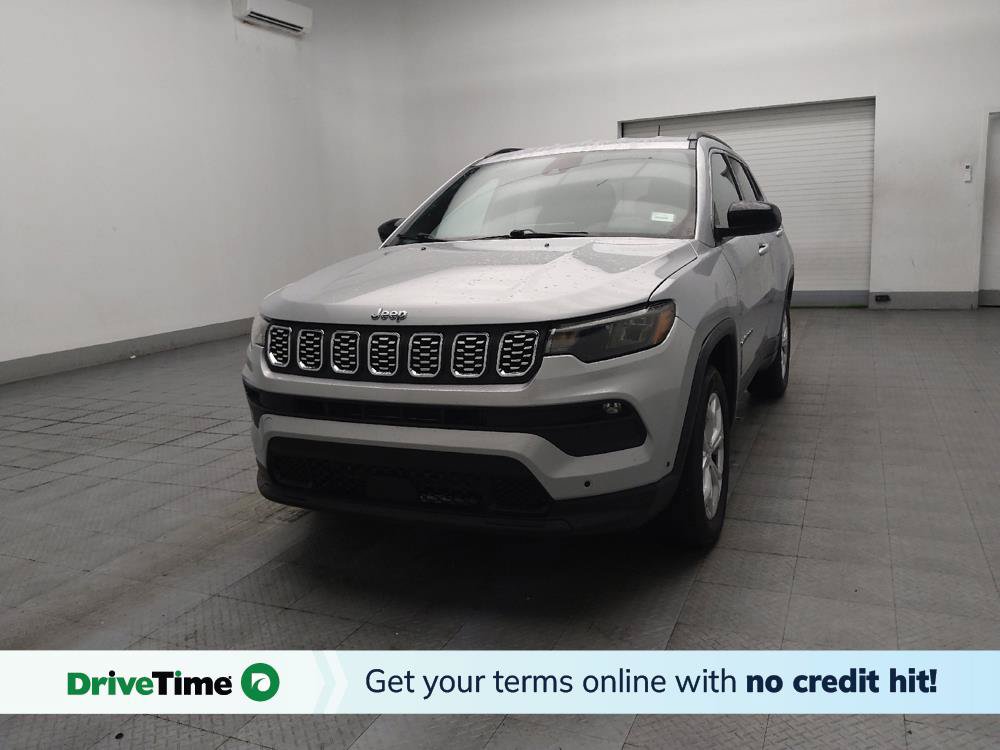 Used 2024 Jeep Compass Latitude AWD/4WD image 1