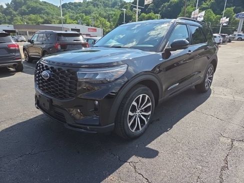 New 2026 Ford Explorer ST-Line AWD/4WD image 3