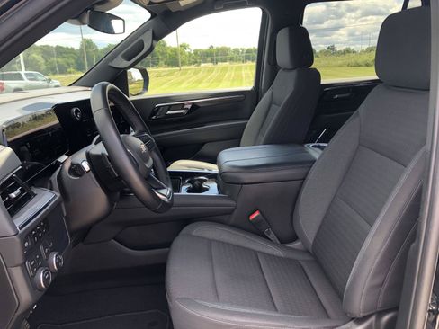 Used 2025 Chevrolet Tahoe LS AWD/4WD image 19