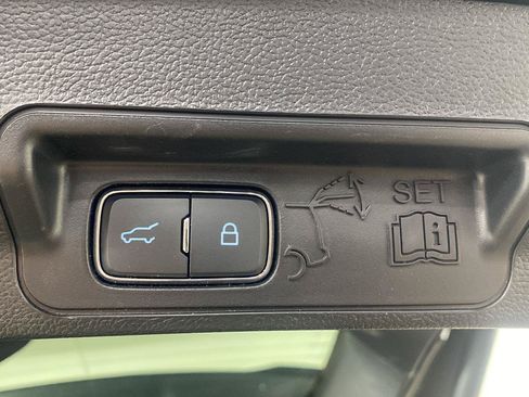 Used 2023 Ford Explorer XLT w/ Equipment Group 202A AWD/4WD image 22
