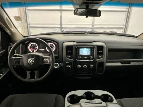 Used 2019 RAM 1500 Express AWD/4WD image 4