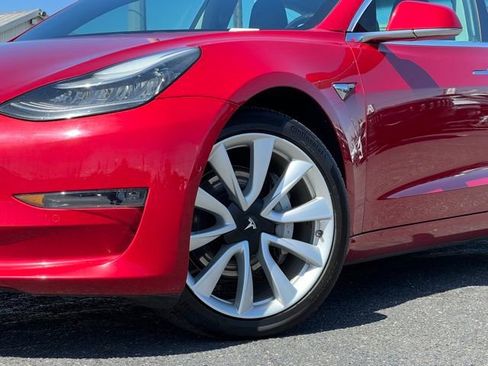 Used 2019 Tesla Model 3 AWD/4WD image 2