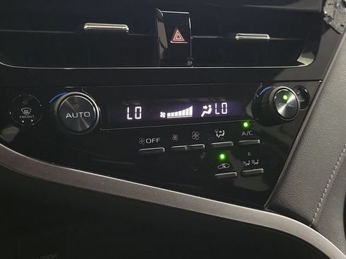 Used 2022 Toyota Camry XSE FWD image 28
