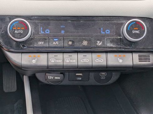 Used 2025 Hyundai Elantra Limited FWD image 30