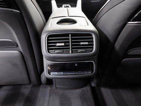 Used 2024 Mercedes-Benz Maybach GLS 600 4MATIC image 30