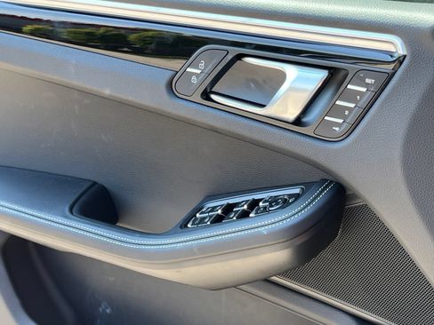 Certified 2026 Porsche Macan AWD/4WD image 34