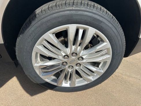 Used 2019 Cadillac XT5 Premium Luxury image 11