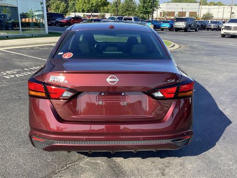 Used 2024 Nissan Altima 2.5 SV image 3