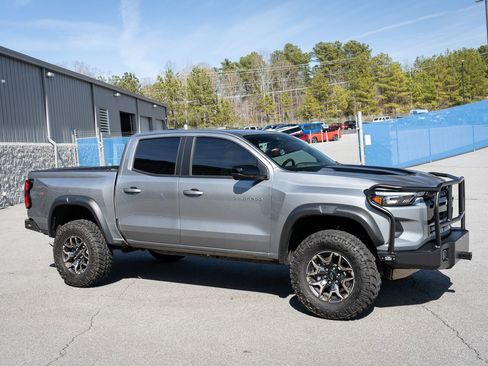 Used 2024 Chevrolet Colorado ZR2 w/ Technology Package AWD/4WD image 12