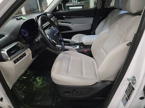 Used 2022 Kia Telluride EX w/ EX Premium Package AWD/4WD image 16