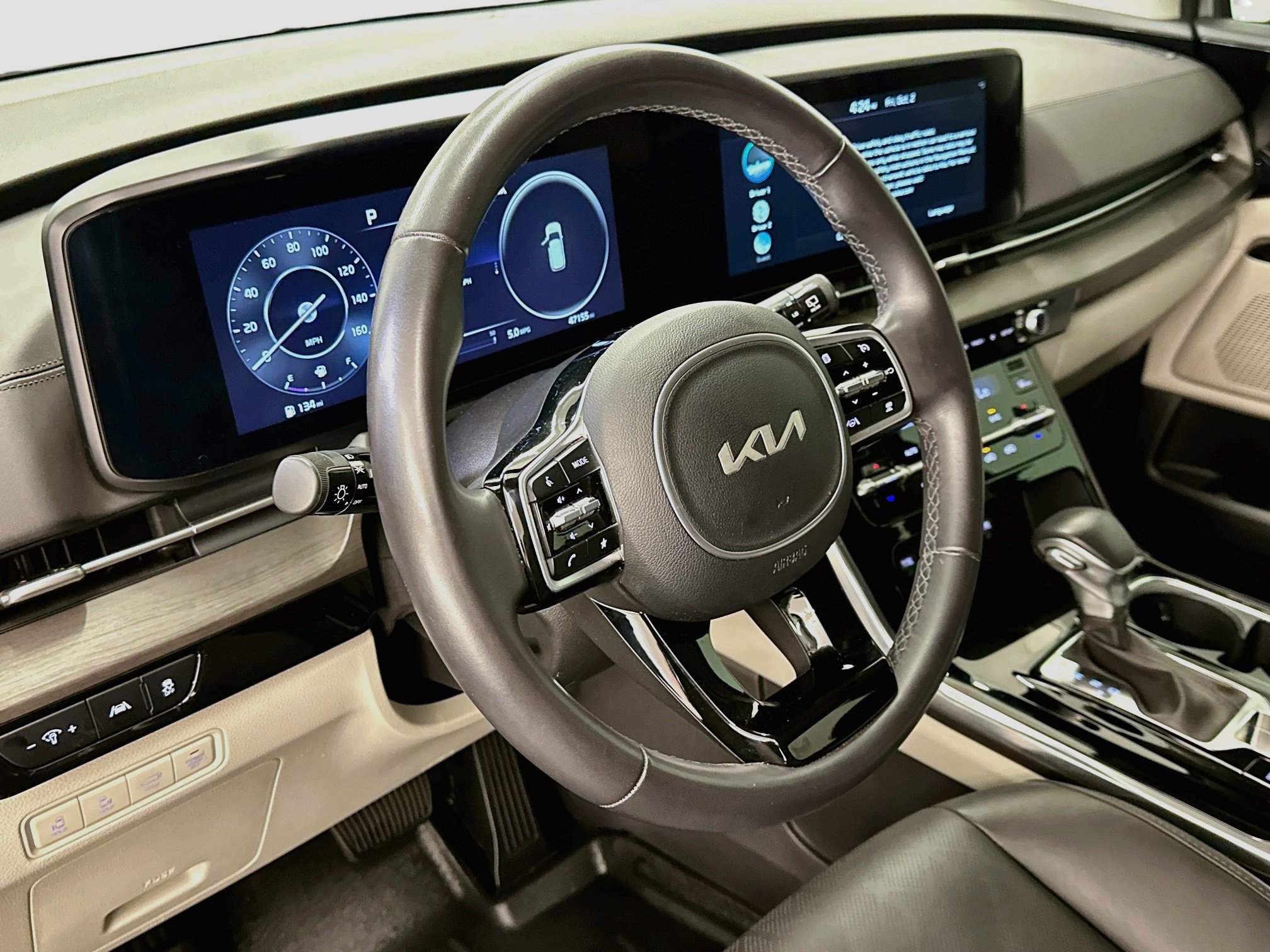 Used 2024 Kia Carnival SX FWD image 18