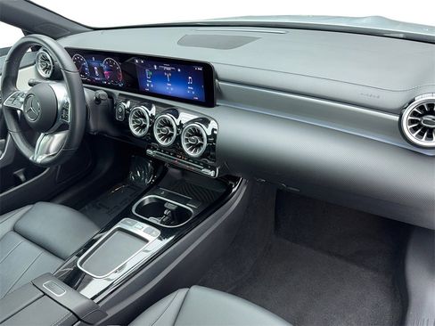 Used 2025 Mercedes-Benz CLA 250 image 45