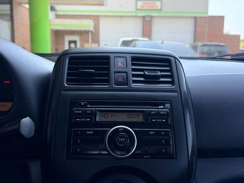 Used 2014 Nissan Versa S FWD image 8