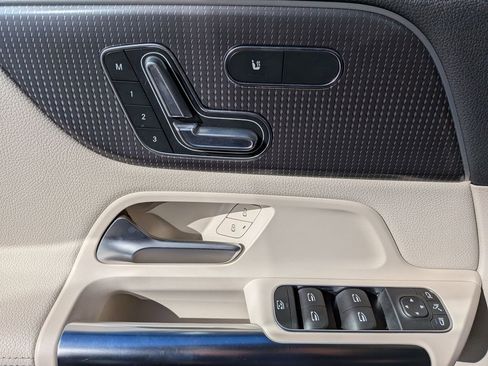 Used 2022 Mercedes-Benz GLA 250 4MATIC image 10