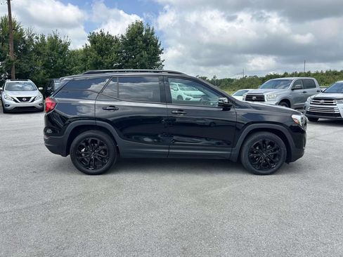 Used 2020 GMC Terrain SLE w/ Driver Convenience Package FWD image 4