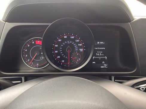 Used 2022 Hyundai Elantra SE FWD image 17