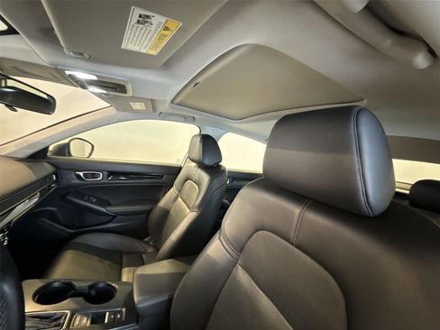 Used 2022 Honda Civic EX-L image 16