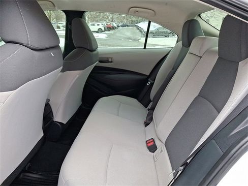Used 2022 Toyota Corolla LE image 10