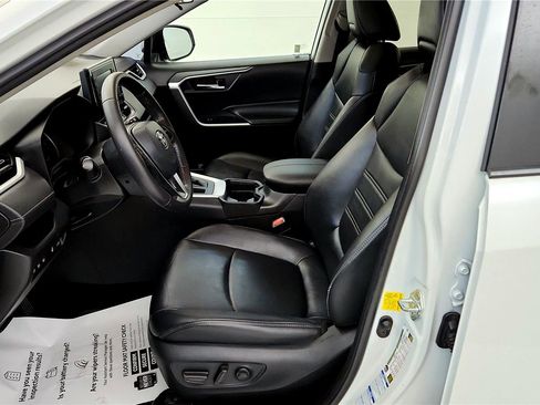 Certified 2021 Toyota RAV4 XLE Premium image 17