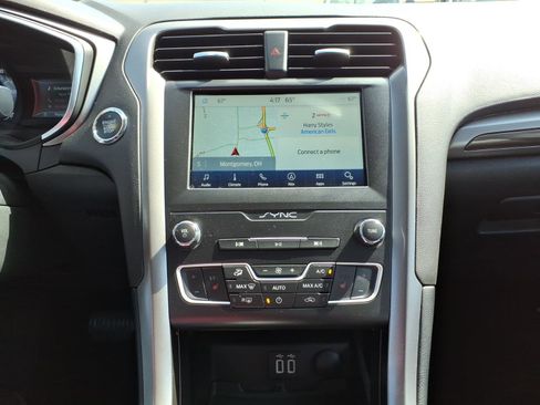 Used 2020 Ford Fusion SEL FWD image 20