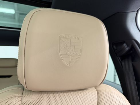 Certified 2025 Porsche Macan image 33