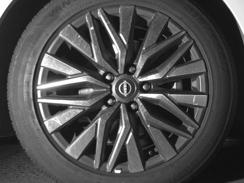 Used 2025 Nissan Altima 2.5 SV image 13