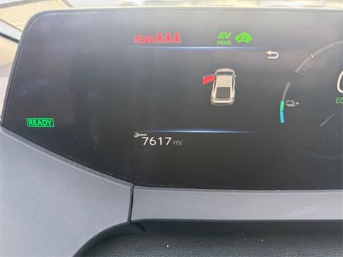 Used 2024 Toyota Prius Prime XSE Premium image 16